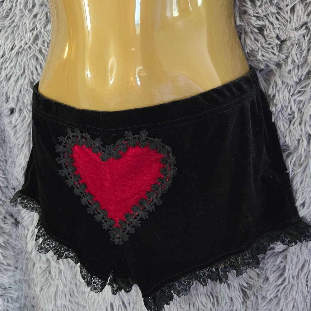 SHEIN Velvet Mid Rise Shorts - Picture 4 of 7